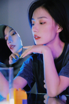《漂亮的女邻居》免费看